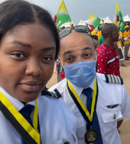 Nigerians sing praise of woman who is one of the first pilots to land a plane at the new Anambra Airport