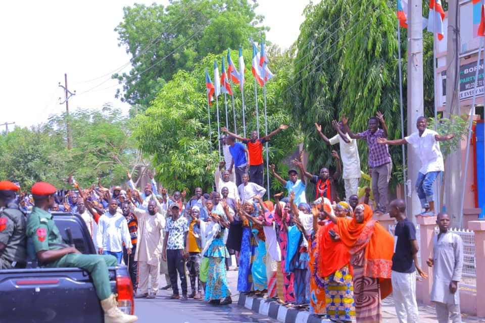 Borno state residents storm the streets in excitement to welcome the state governor as he returns from his 21-day vacation (photos)