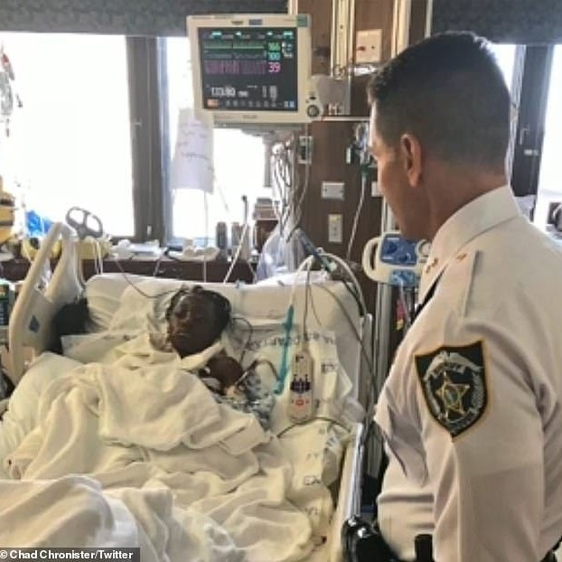 Double murder suspect accused of stabbing his girlfriend and daughter acts as his own lawyer and does a horrible job (video)