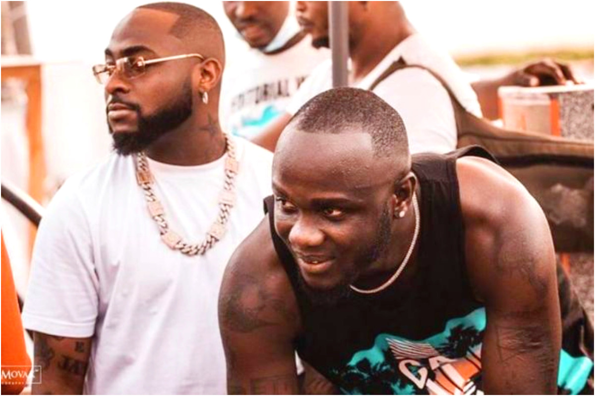 RIP 44 - Davido offers farewell message to Obama DMW as he steps out in Atlanta (video)