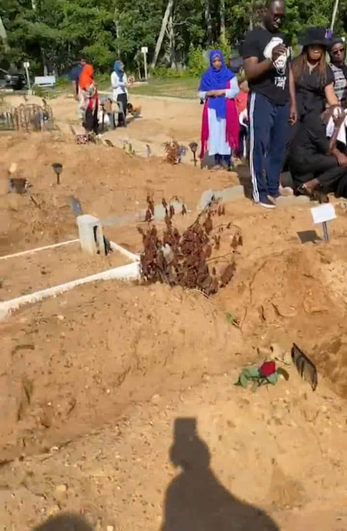 Photos and Videos from the funeral of singer Sound Sultan; his heartbroken wife Farida Fasasi breaks down 