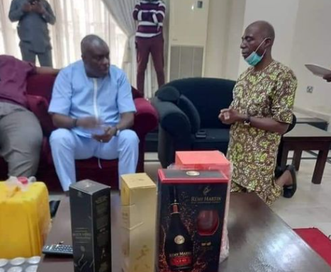 Trending photo of serving Senator James Manager kneeling before former governor of Delta state James Ibori