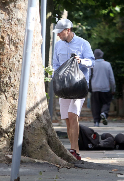 Former UK Health Secretary, Matt Hancock seen packing out of his marital home after video of him kissing his aide went viral
