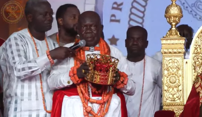Olu Of Warri: Tshola Emiko Crowned Ogiame Atuwatse III (photos/Video)