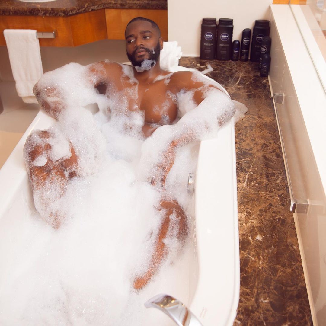 BBNaija star, Leo DaSilva, shares nude bathtub photos