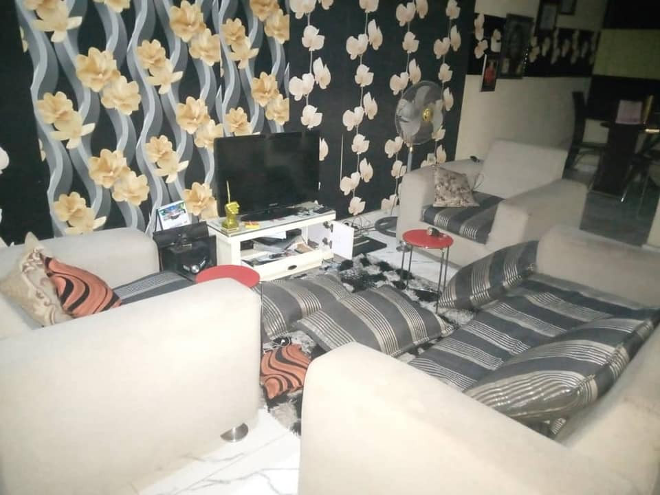 Nigerian journalist accuses EFCC officials of breaking her gate, doors and barging into her home in Abia (photos)