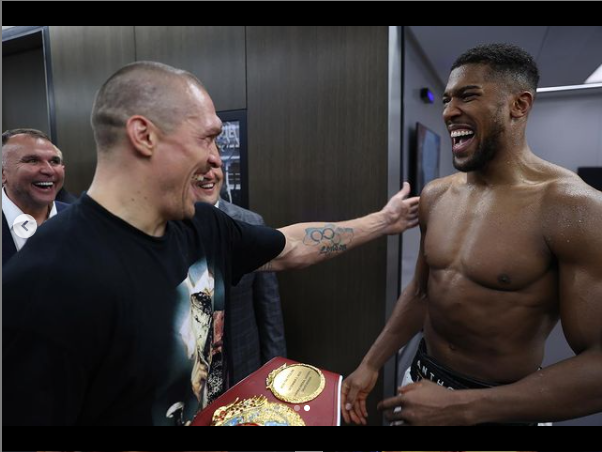 Oleksandr Usyk returns Anthony Joshua