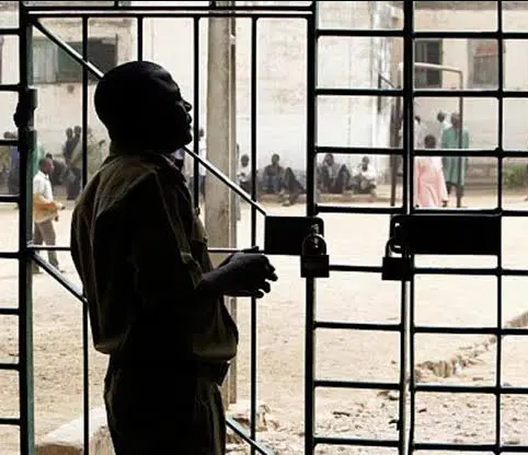 Gunmen attack Abolongo correctional facility in Oyo, set prisoners free