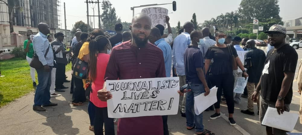 Journalists storm police headquarters in Abuja as they protest over missing colleague, Tordue Salem