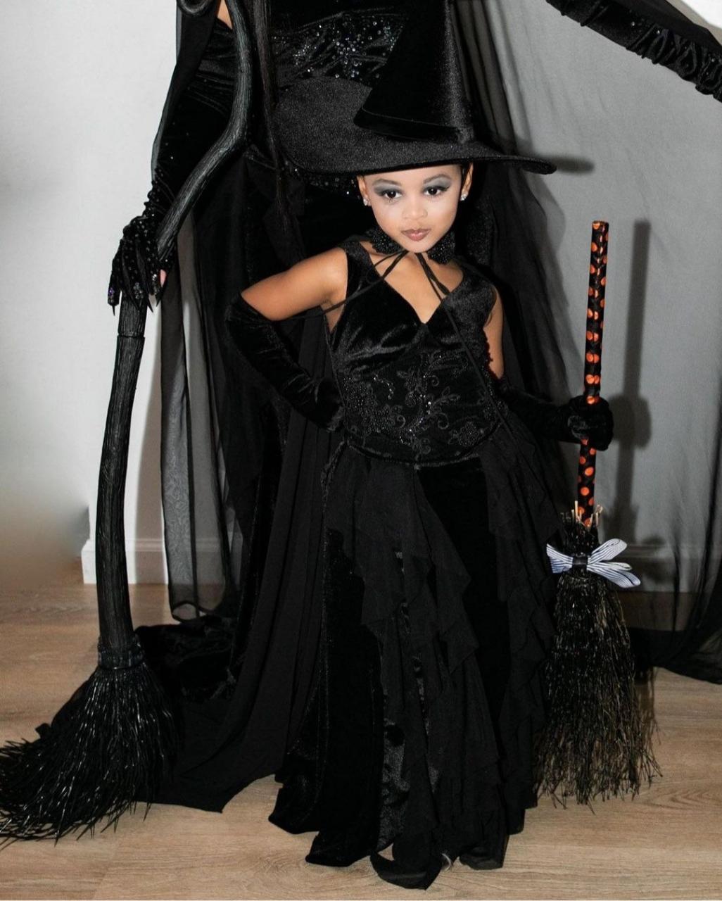 Cardi B and daughter don witch costumes for Halloween (photos)