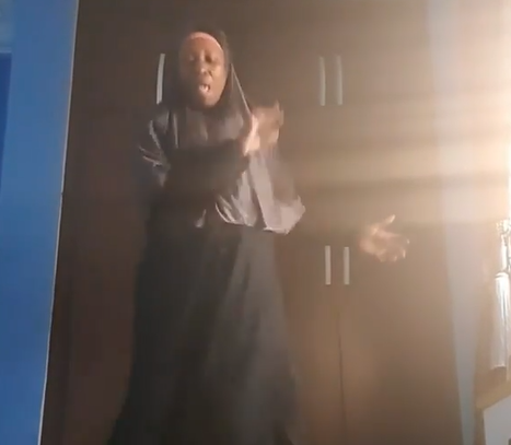 Who knew activist Aisha Yesufu is such a hot stepper? Check out this video of her dancing