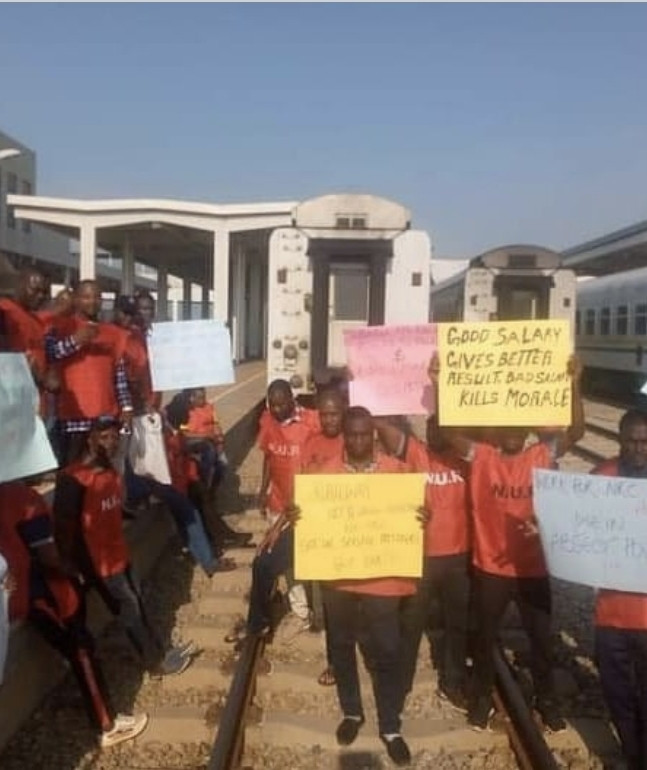 FG to lose N90m as Railway workers embark on 3-day warning strike