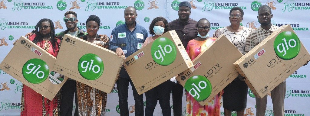 Winners ecstatic as they receive Glo Joy Unlimited Extravaganza prizes