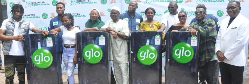 Winners ecstatic as they receive Glo Joy Unlimited Extravaganza prizes