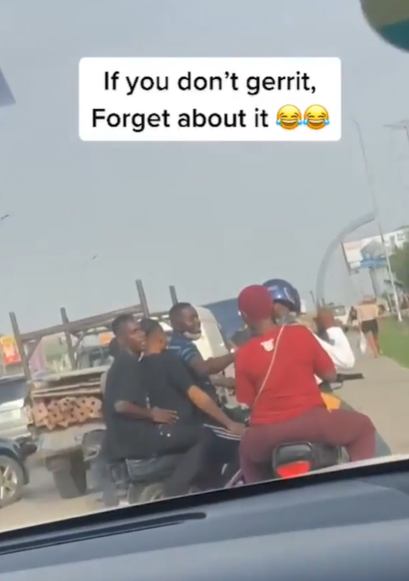 Boy comes down from Okada he boarded with his friend to get phone number of a girl on another Okada (video)
