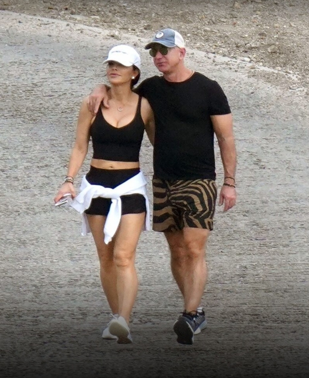 Jeff Bezos and girlfriend Lauren Sanchez can
