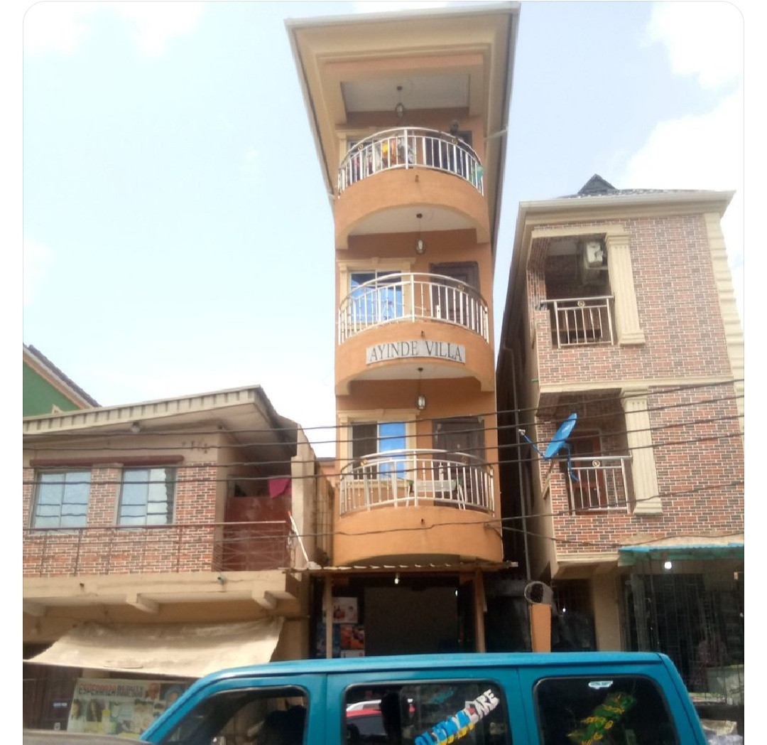 Narrow house in Lagos Island draws attention after it was shared on social media