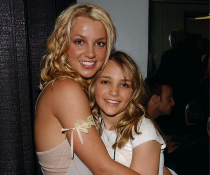 Britney Spears unfollows sister Jamie Lynn Spears on Instagram