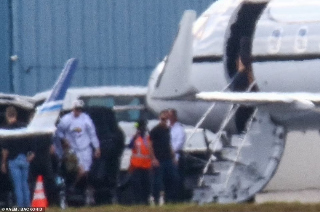 Kim Kardashian and Pete Davidson board a private plane for romantic getaway to the Bahamas (photos)