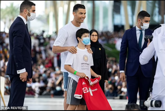 Cristiano Ronaldo receives Globe Soccer