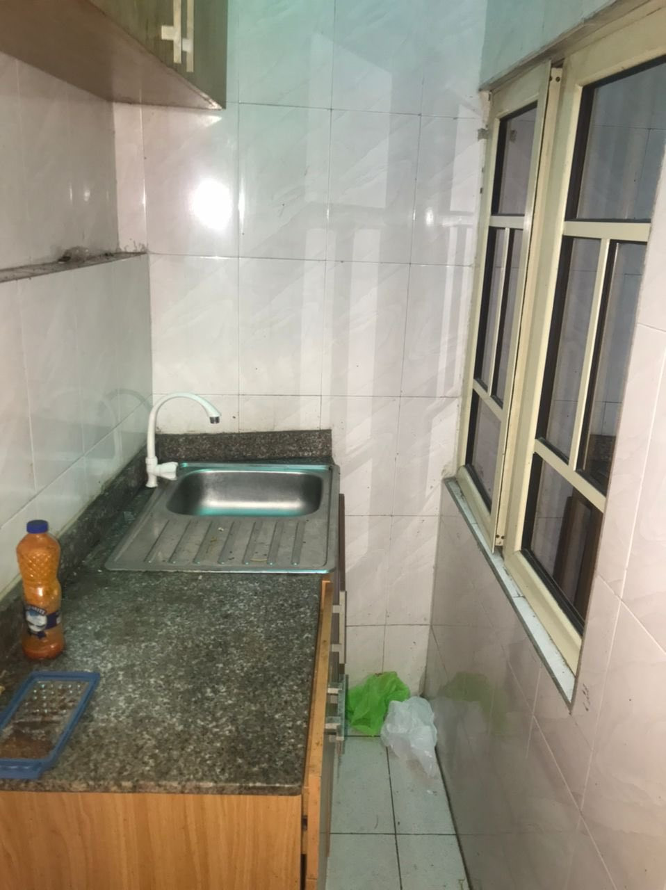 Lady who is currently house hunting shares photo of the kitchen provided in an apartment she was asked to inspect