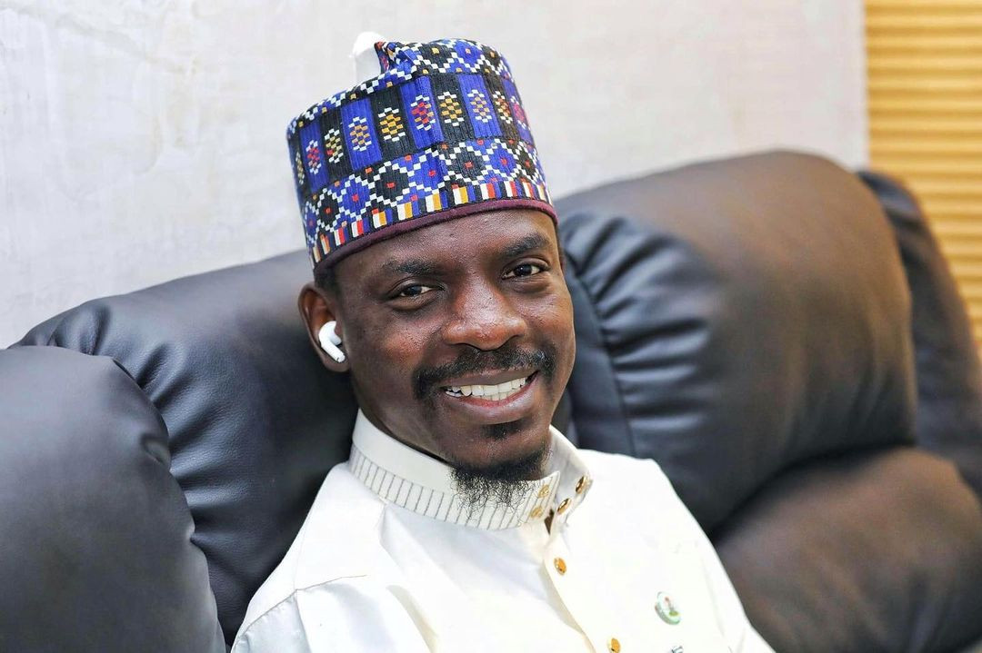 Has your boss fixed the country?- Nigerians drag presidential aide, Bashir Ahmad, after complaining and asking a bank to fix their