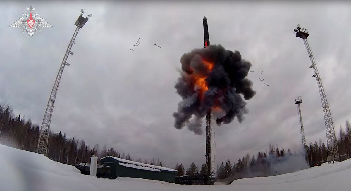 Vladimir Putin watches as Russian military conduct nuclear bomb testing from air, land and sea (photos/videos)