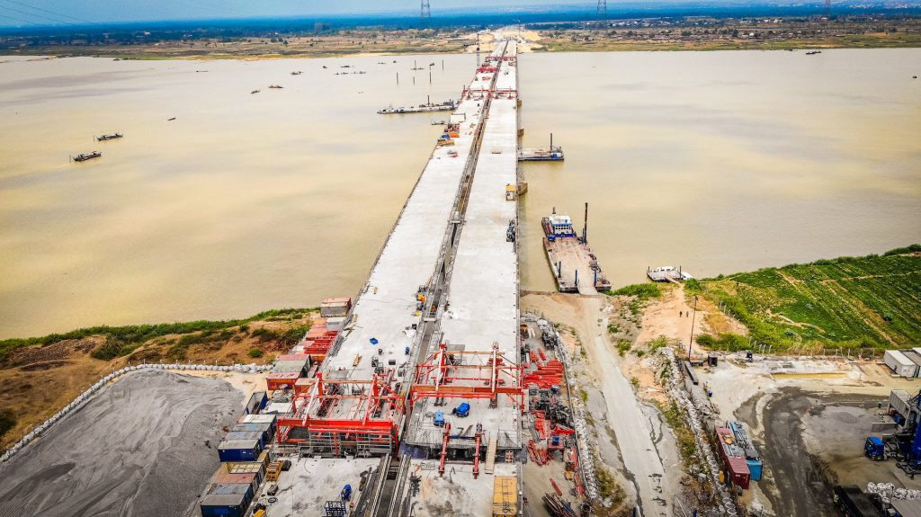 Second Niger Bridge is 91% complete - Fashola