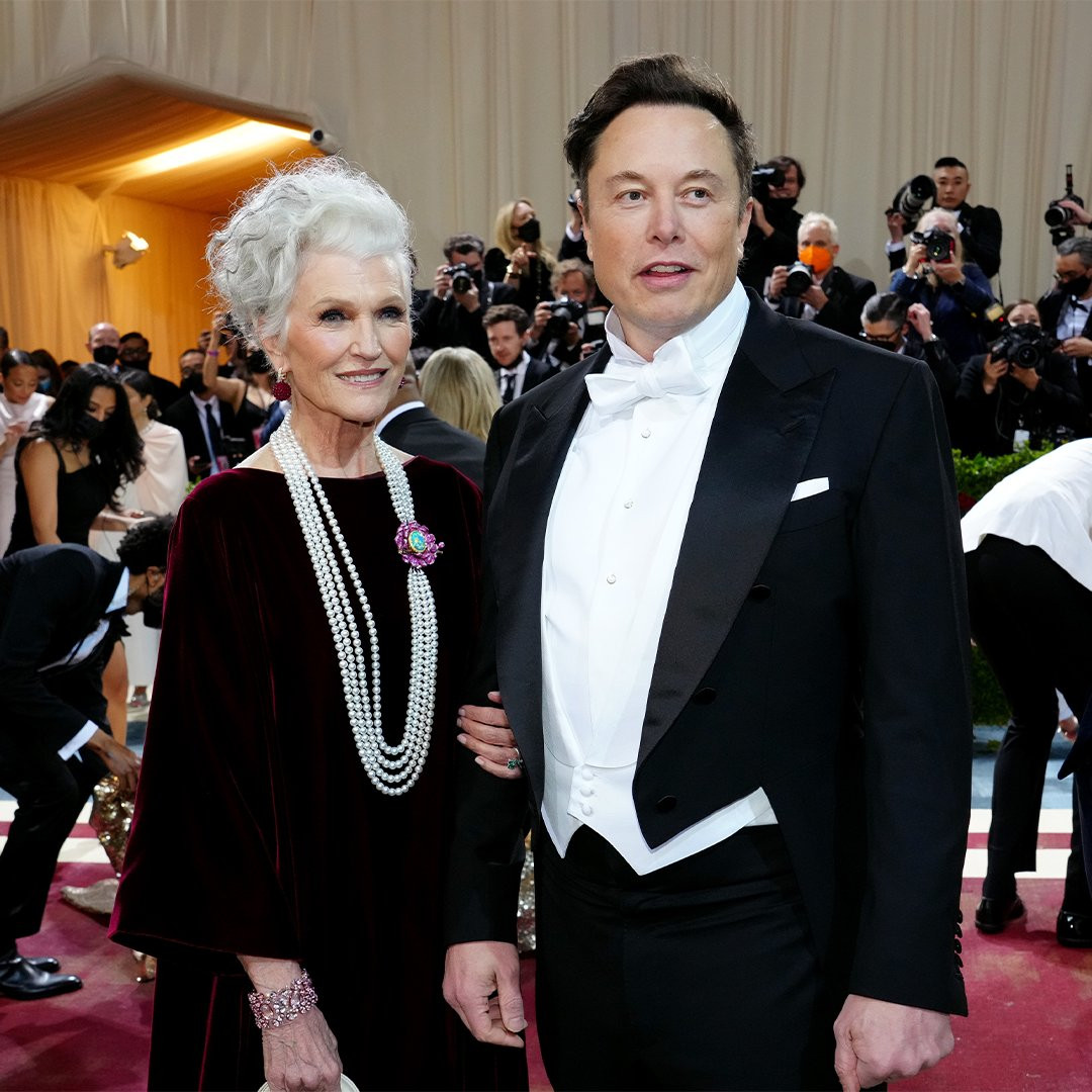 Goofy Elon Musk attends Met Gala red carpet with his mom as he is spotted out in public for the first time since buying Twitter (photos)