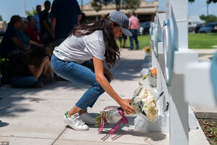 Meghan Markle makes surprise appearance at memorial honoring Texas school shooting victims (photos)