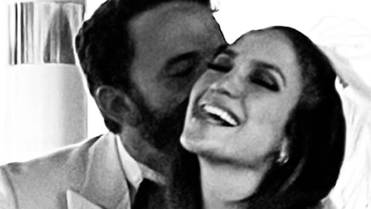 Jennifer Lopez wears wedding dress from ?old movie? to marry Ben Affleck
