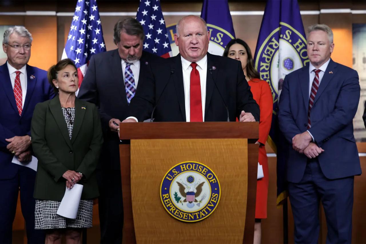 US lawmaker who voted against gay marriage attends gay son?s wedding days later
