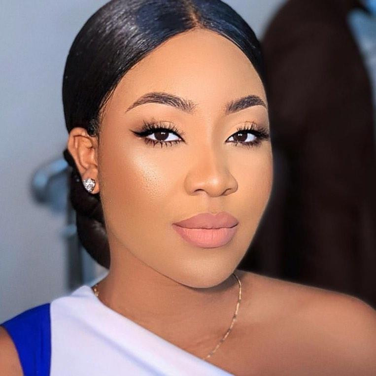 BBNaija star, Erica Nledwedim, rains curses on a thief who stole her money inside a store in the UK