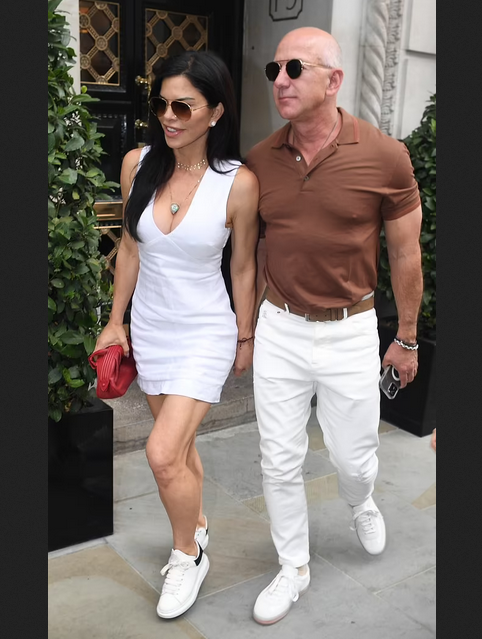 Amazon boss, Jeff Bezos, 58, steps out with his girlfriend in London (photos)