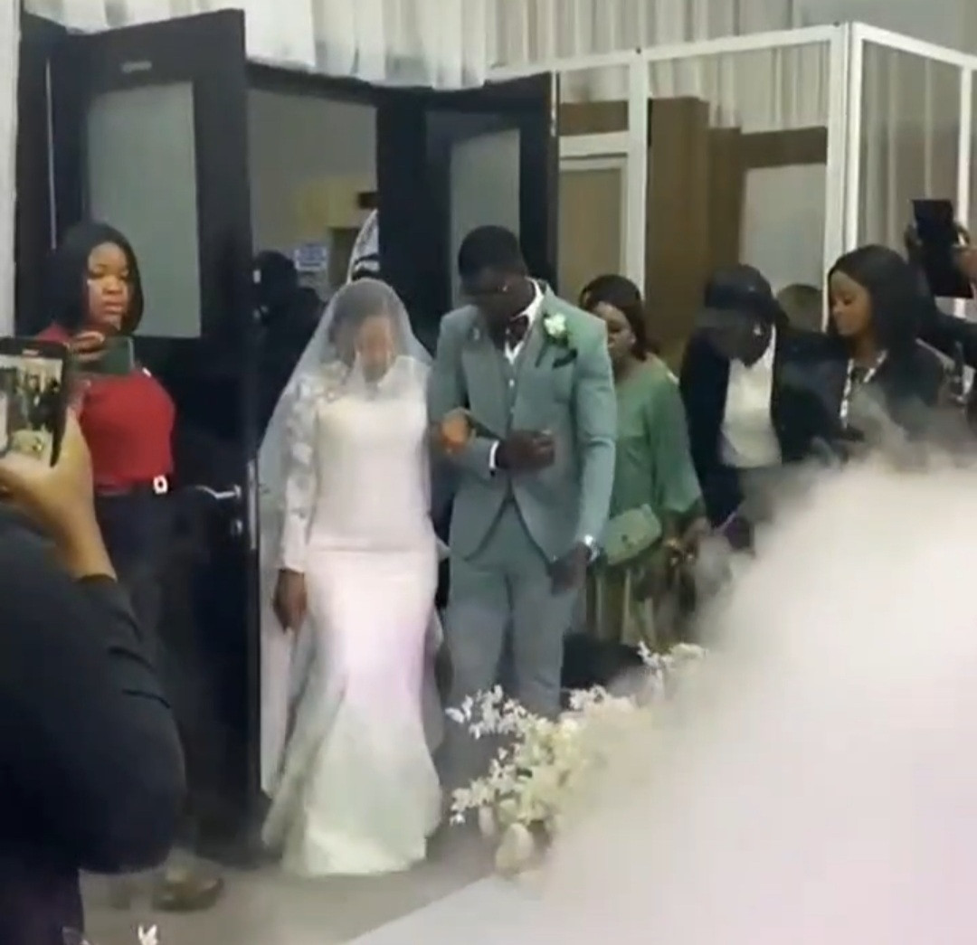 First photos and videos from the church wedding of Gospel artiste, Mercy Chinwo and Pastor Blessed