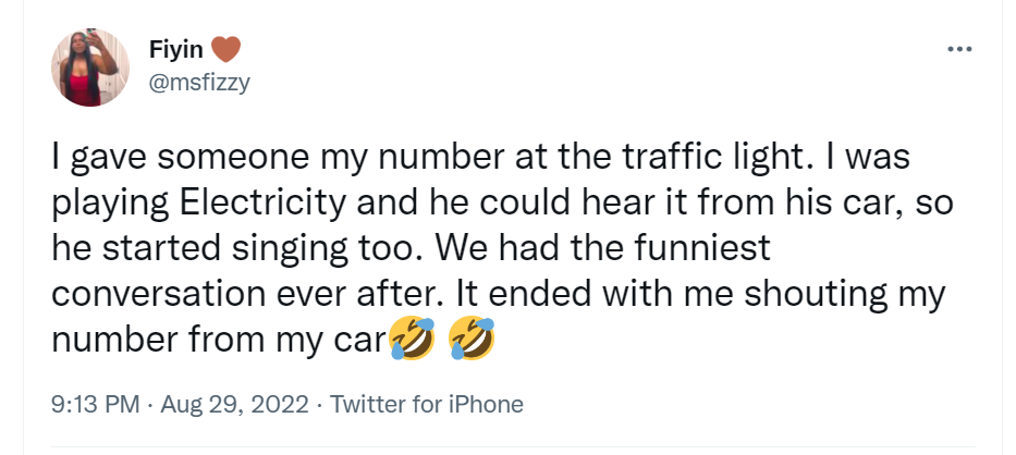 Lady narrates how she gave a guy she met at a traffic light her number 