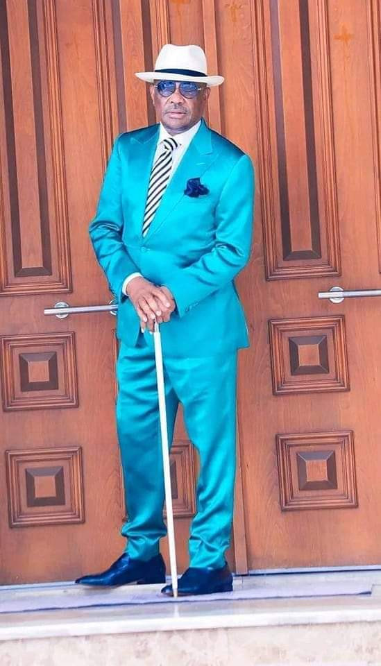 Watch new video of Governor Nyesom Wike dancing as his hypemen sang his praises