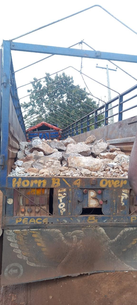 EFCC and NSCDC arrest 13 illegal miners in Kwara, recover five trucks 