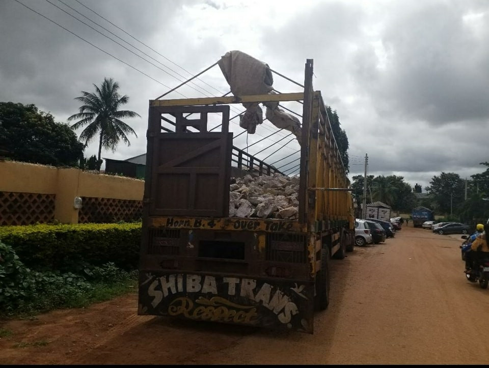 EFCC and NSCDC arrest 13 illegal miners in Kwara, recover five trucks 