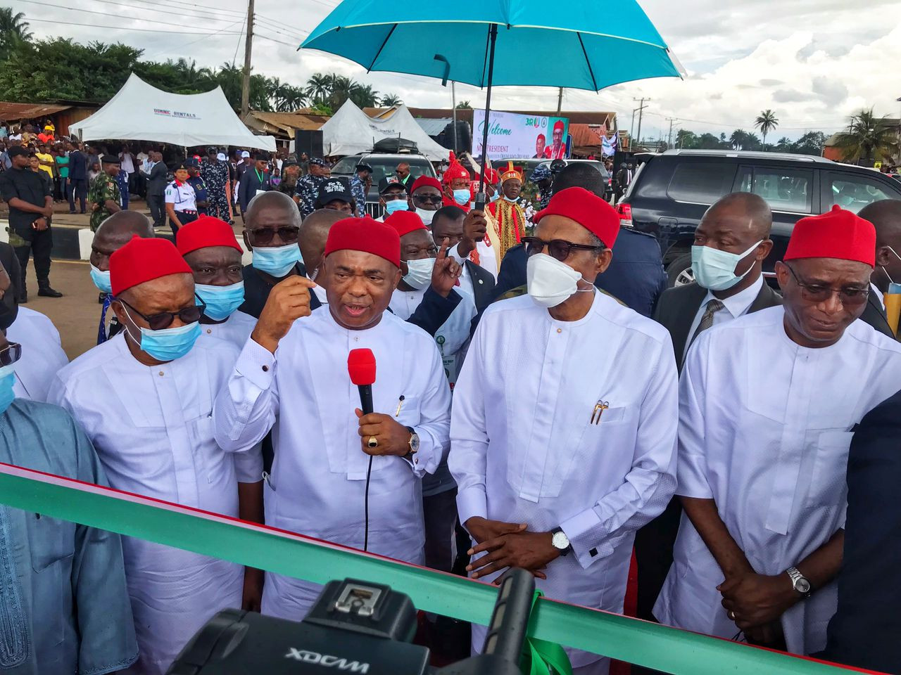 President Buhari visits Imo state amid IPOB sit-at-home order (photos)