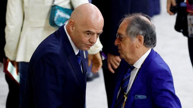 Noel le Graet (right) with Fifa president Gianni Infantino