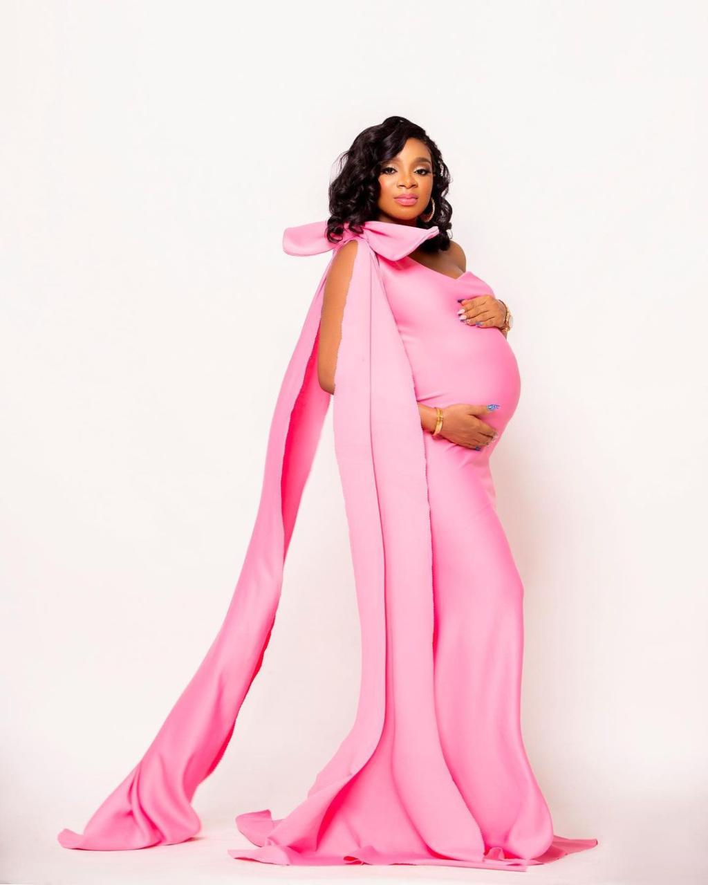BBNaija star, Queen, expecting her first child; shows off baby bump (photos)