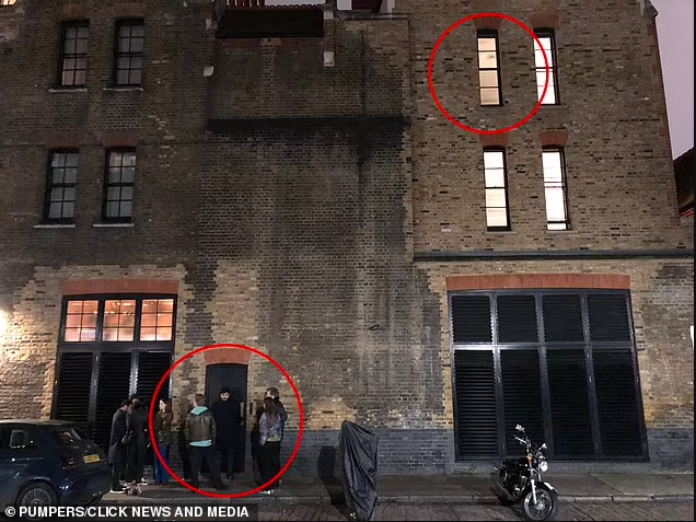 Couple caught having sex in front of hotel?window (photos)