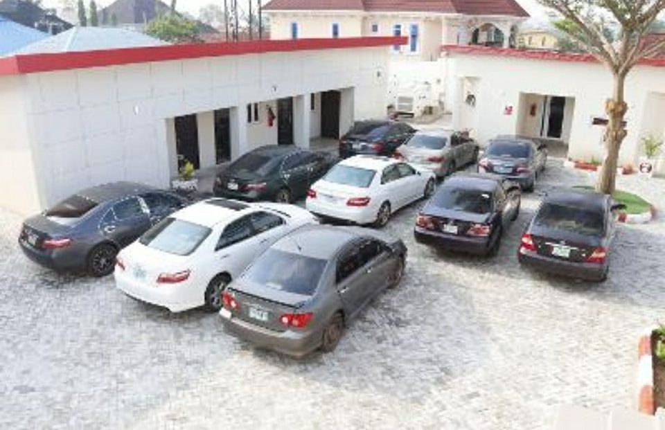 EFCC nabs cleric, twin brothers, 25 others for alleged yahoo business in Ilorin