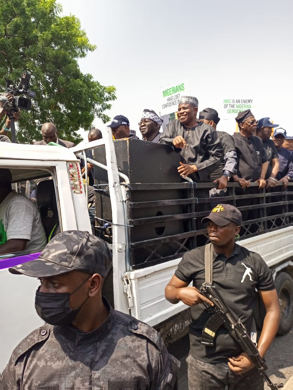 Atiku Abubakar leads other PDP members in protest to INEC