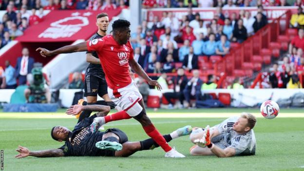Taiwo Awoniyi scores the winner for Nottingham Forest against Arsenal