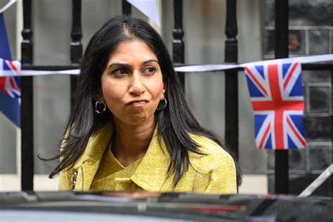 Update: UK government bans Nigerian students and others from bringing family members