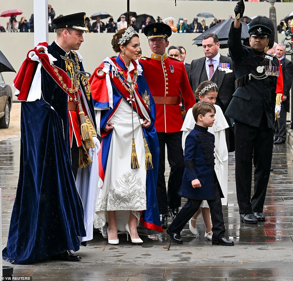 Kate Middleton rocks ivory Alexander McQueen dress featuring flowers from the four nations as she pays tribute to Diana and�the�late�Queen at the King?s Coronation (Photos)