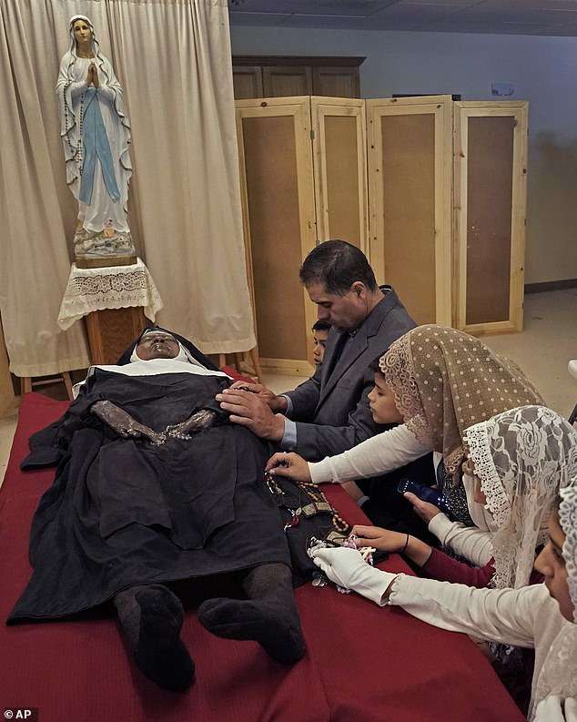 Thousands of Catholics flock to Missouri church to pray over body of 