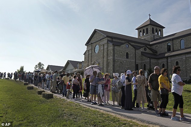 Thousands of Catholics flock to Missouri church to pray over body of 